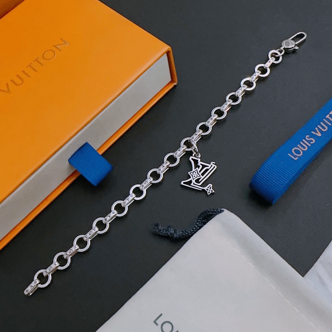 LV Bracelet 03lyr437